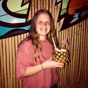 Meet your Posher, Alexis